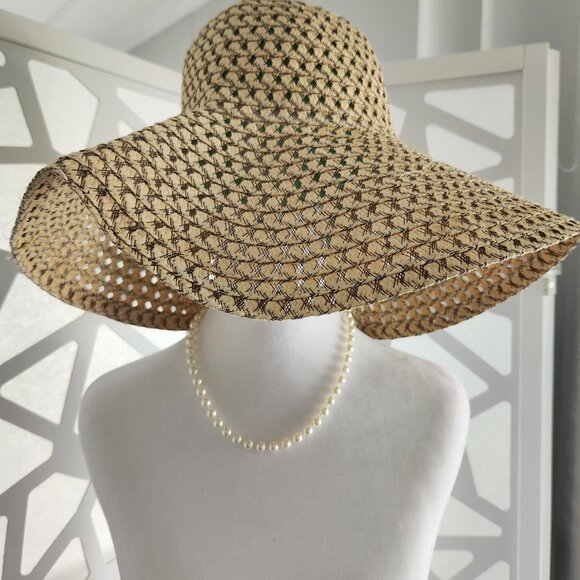 GREAT Straw Hat Large Brim, Folds up Perfectly for Travel - Picture 6 of 6